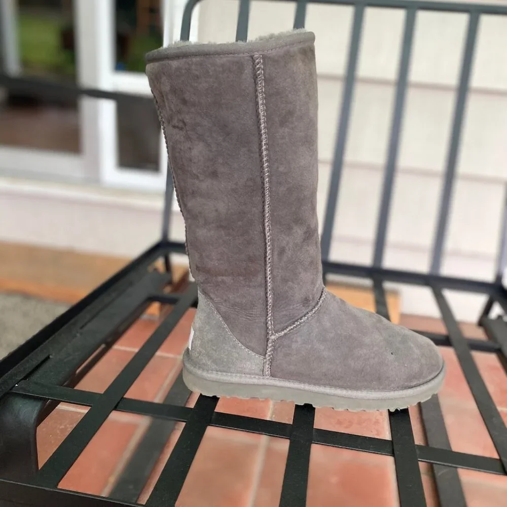 UGG Classic Tall II Women's, Gray, Size 6, Good Condition